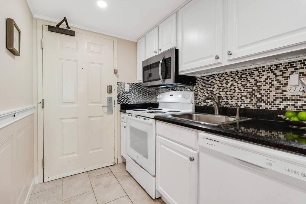 Remodeled Oceanview Suite, Small Dogs Ok 1738 Миртл-Бич Экстерьер фото